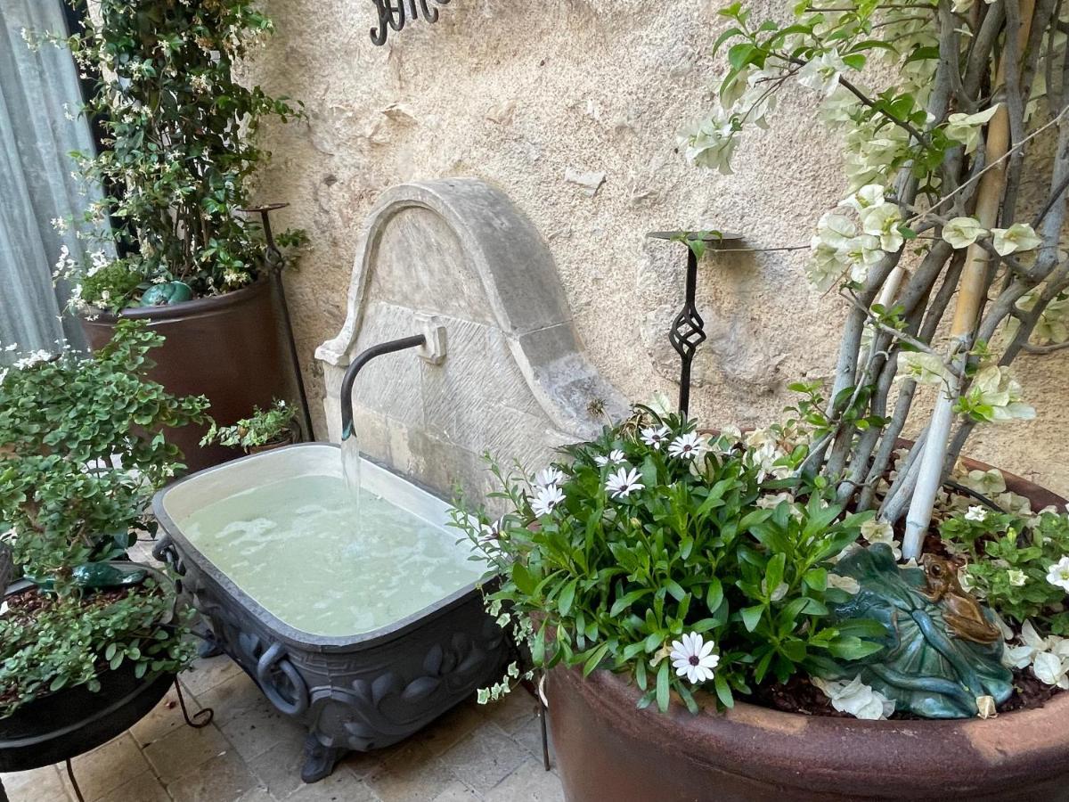 Bed and Breakfast La Cour Carree à Rustrel Extérieur photo